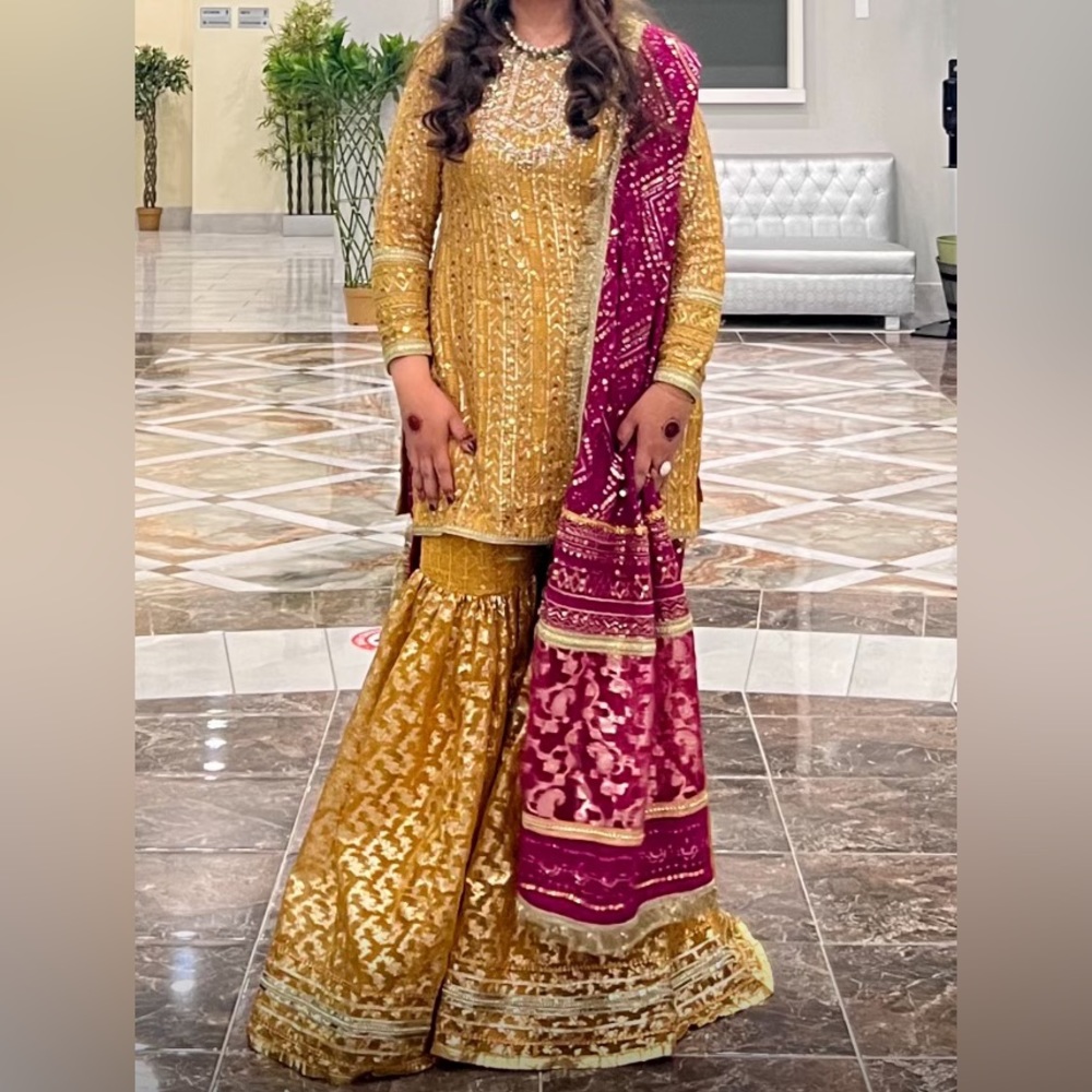Kanwal Malik Designer Mehndi wedding wear gharara Pakistan Indian formal M/L
